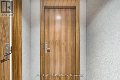 1604 - 200 Bloor Street W, Toronto, ON - Indoor