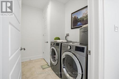 1467 Everest Crescent, Oakville, ON - Indoor Photo Showing Laundry Room