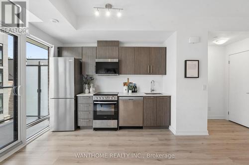15 - 861 Sheppard Avenue W, Toronto, ON - Indoor Photo Showing Kitchen With Stainless Steel Kitchen
