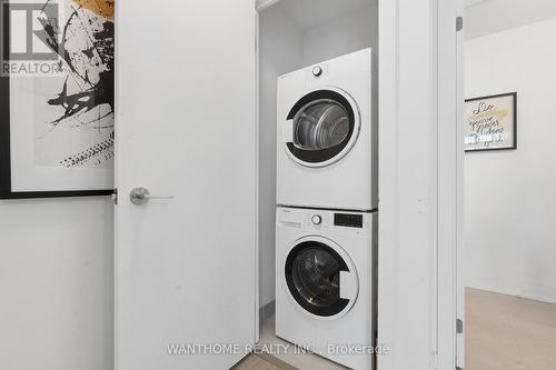 15 - 861 Sheppard Avenue W, Toronto, ON - Indoor Photo Showing Laundry Room