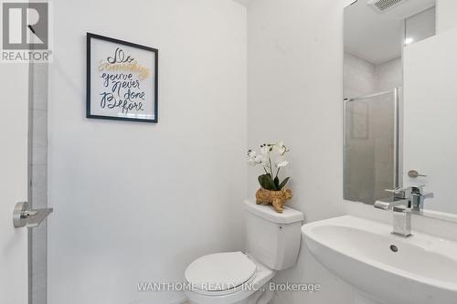 15 - 861 Sheppard Avenue W, Toronto, ON - Indoor Photo Showing Bathroom