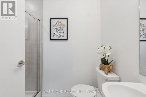15 - 861 Sheppard Avenue W, Toronto, ON - Indoor Photo Showing Bathroom