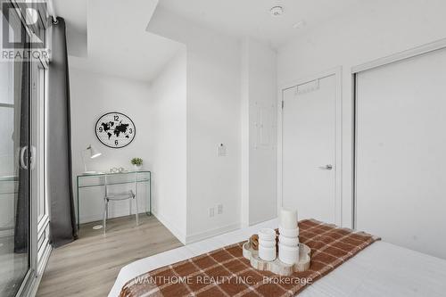 15 - 861 Sheppard Avenue W, Toronto, ON - Indoor Photo Showing Bedroom