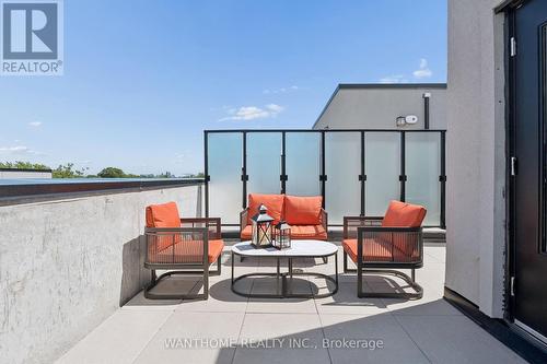 15 - 861 Sheppard Avenue W, Toronto, ON - Outdoor