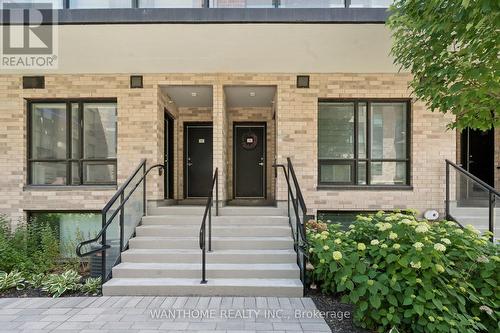15 - 861 Sheppard Avenue W, Toronto, ON - Outdoor