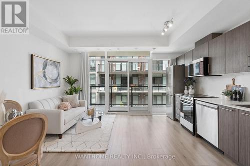 15 - 861 Sheppard Avenue W, Toronto, ON - Indoor Photo Showing Kitchen