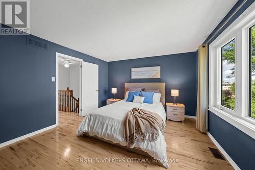 1831 Summerfields Crescent, Ottawa, ON - Indoor Photo Showing Bedroom