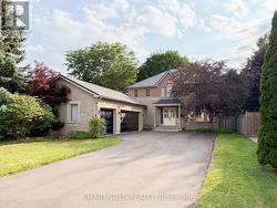 704 FOXCROFT BOULEVARD Newmarket, ON L3X 1N2