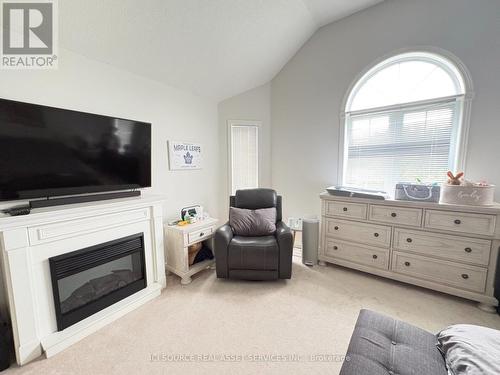 2 Woodcrest Court, Kitchener, ON - Indoor Photo Showing Living Room With Fireplace