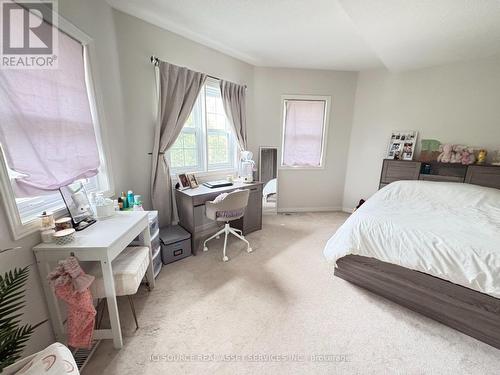 2 Woodcrest Court, Kitchener, ON - Indoor