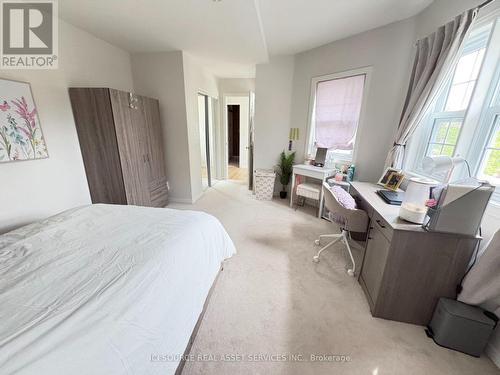 2 Woodcrest Court, Kitchener, ON - Indoor Photo Showing Bedroom