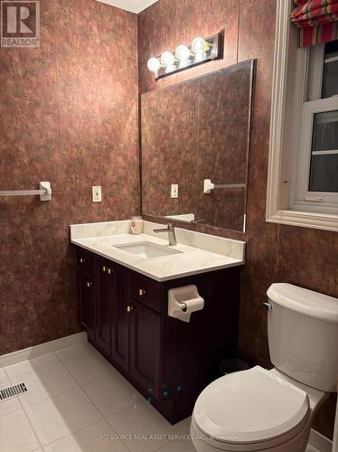 2 Woodcrest Court, Kitchener, ON - Indoor Photo Showing Bathroom