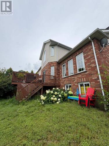 2 Woodcrest Court, Kitchener, ON - Outdoor With Deck Patio Veranda With Exterior