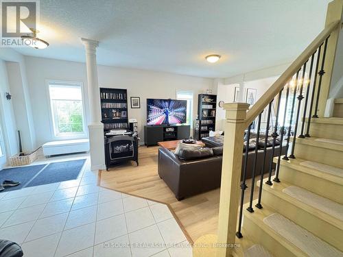 2 Woodcrest Court, Kitchener, ON - Indoor Photo Showing Other Room