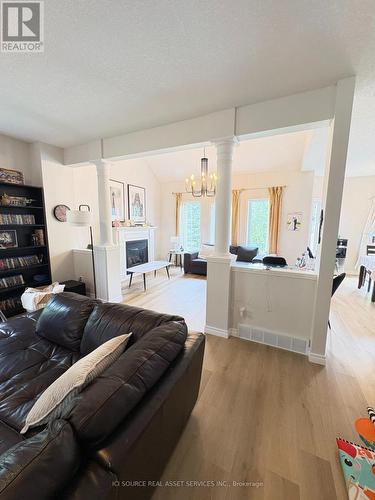 2 Woodcrest Court, Kitchener, ON - Indoor
