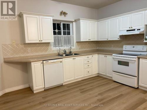 2 Woodcrest Court, Kitchener, ON - Indoor Photo Showing Kitchen With Double Sink
