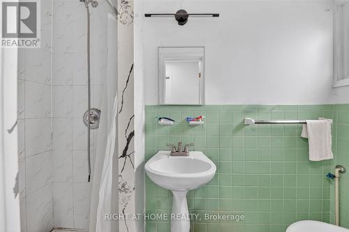 314 Morrish Road S, Toronto, ON - Indoor Photo Showing Bathroom