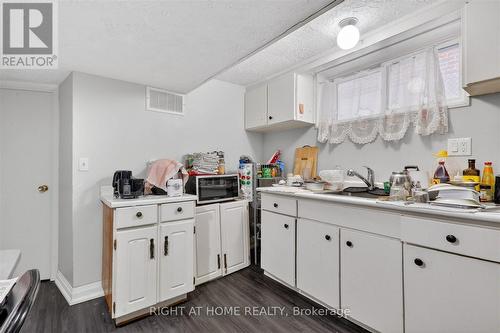 314 Morrish Road S, Toronto, ON - Indoor Photo Showing Kitchen