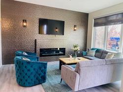 5, 10213/10211 50 Street NW  Edmonton, AB T6A 2C2
