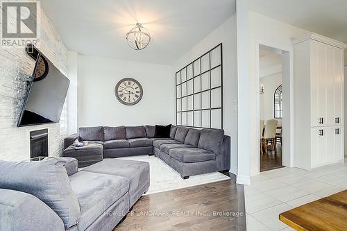 56 Botelho Circle, Aurora, ON - Indoor Photo Showing Living Room With Fireplace