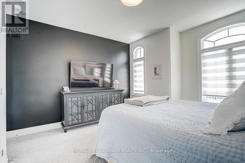 56 Botelho Circle, Aurora, ON - Indoor Photo Showing Bedroom