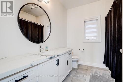 56 Botelho Circle, Aurora, ON - Indoor Photo Showing Bathroom