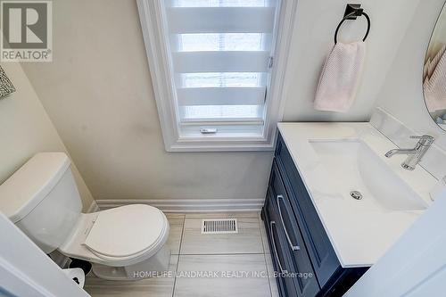 56 Botelho Circle, Aurora, ON - Indoor Photo Showing Bathroom