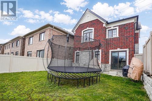 56 Botelho Circle, Aurora, ON - Outdoor