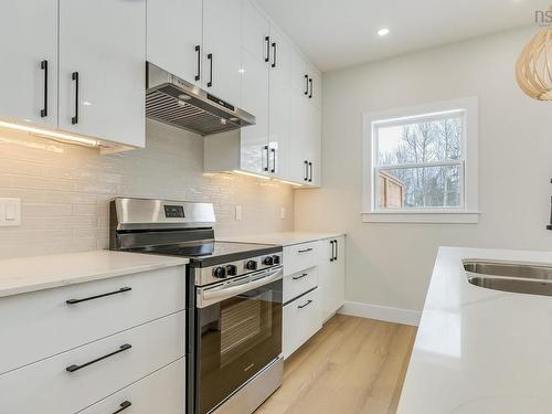 855 Highway 2, Elmsdale, NS - Indoor Photo Showing Kitchen With Double Sink With Upgraded Kitchen