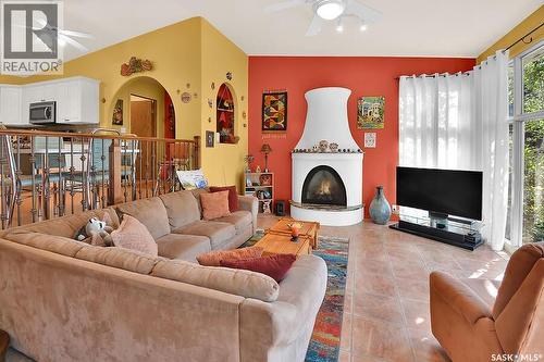 3316 Point Drive, Wakaw Lake, SK - Indoor Photo Showing Living Room