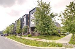 398 Av. Skaniatarati  Montréal (Lachine), QC H8S 0C1