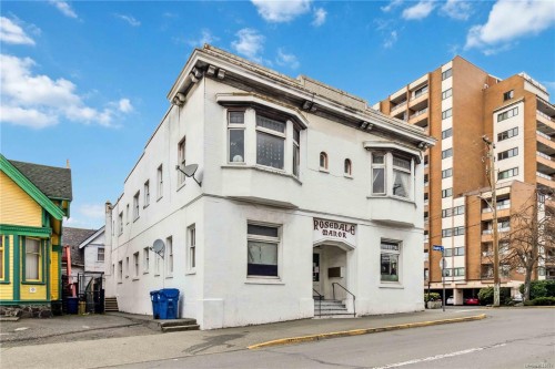 1612 Quadra St  Victoria, BC V8W 2L4