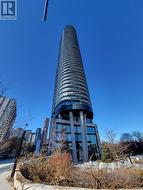 2224 - 585 BLOOR STREET E  Toronto, ON M4W 0B3