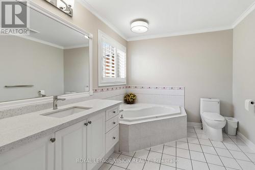 3859 Mcdowell Drive, Mississauga, ON - Indoor Photo Showing Bathroom