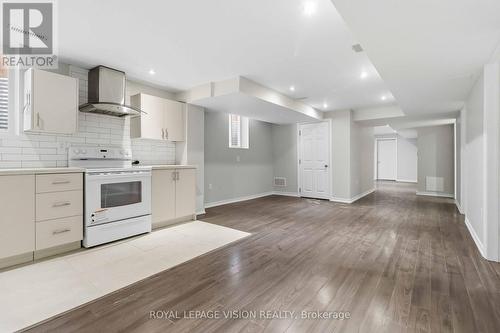 3859 Mcdowell Drive, Mississauga, ON - Indoor Photo Showing Kitchen