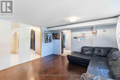 68 Barford Road, Toronto, ON - Indoor Photo Showing Living Room