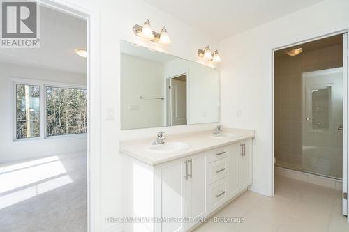 3 Blain Drive, Hamilton, ON - Indoor Photo Showing Bathroom