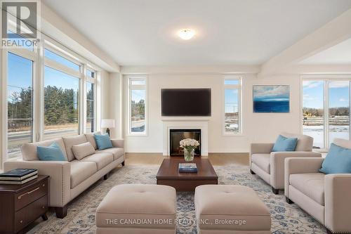 3 Blain Drive, Hamilton, ON - Indoor Photo Showing Living Room With Fireplace