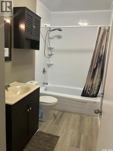 110 4Th Street N, Nipawin, SK - Indoor Photo Showing Bathroom