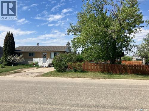 110 4Th Street N, Nipawin, SK - Outdoor