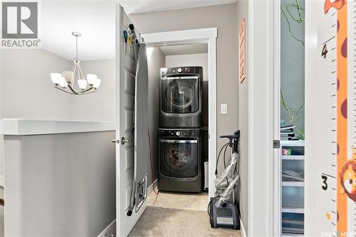 516 Kloppenburg Crescent, Saskatoon, SK - Indoor Photo Showing Laundry Room
