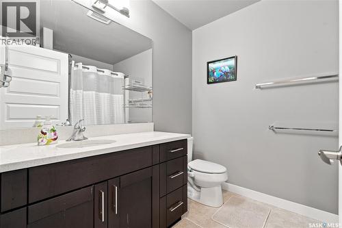 516 Kloppenburg Crescent, Saskatoon, SK - Indoor Photo Showing Bathroom