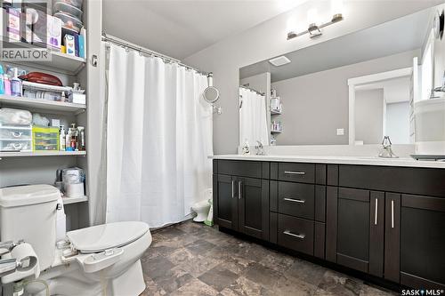 516 Kloppenburg Crescent, Saskatoon, SK - Indoor Photo Showing Bathroom