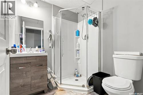 516 Kloppenburg Crescent, Saskatoon, SK - Indoor Photo Showing Bathroom
