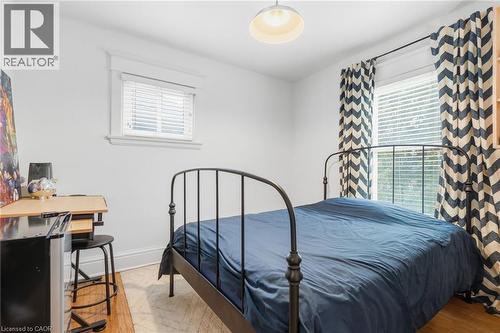 37 Connaught Avenue S, Hamilton, ON - Indoor Photo Showing Bedroom
