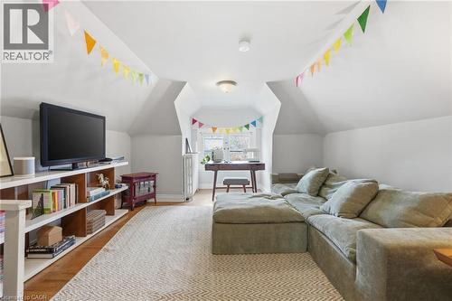 37 Connaught Avenue S, Hamilton, ON - Indoor