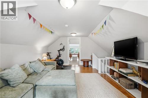 37 Connaught Avenue S, Hamilton, ON - Indoor Photo Showing Living Room
