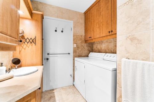 Salle de bains - 2660 Rue Clermont, Mascouche, QC - Indoor Photo Showing Laundry Room