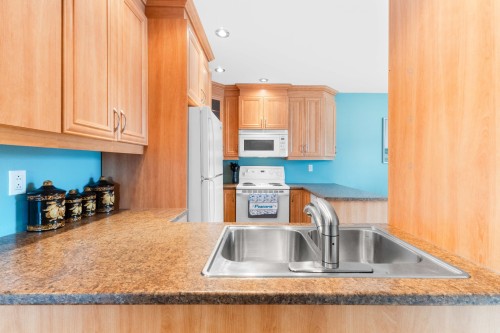 Cuisine - 2660 Rue Clermont, Mascouche, QC - Indoor Photo Showing Kitchen With Double Sink