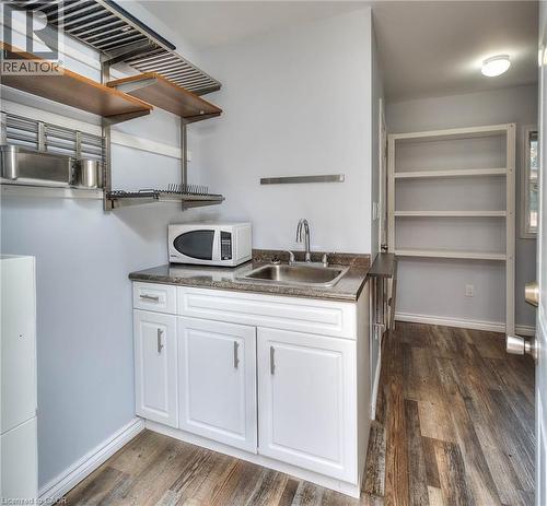 1346 King Street E, Cambridge, ON - Indoor